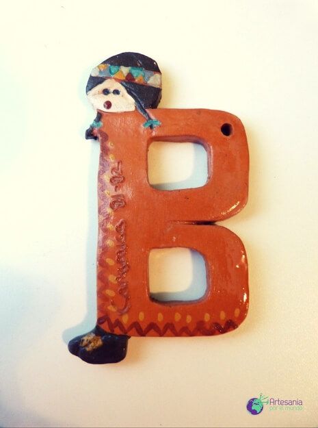 Letra B cerámica